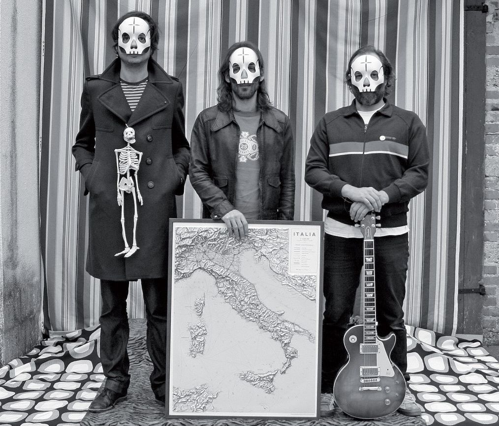 TRE ALLEGRI RAGAZZI MORTI: ecco il nuovo brano “La Fine Del Giorno”
