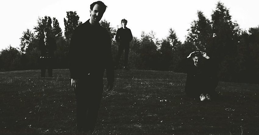 Non puoi sfuggire allo scorrere del tempo: “Enter The World” è il nuovo singolo dei The Waltz