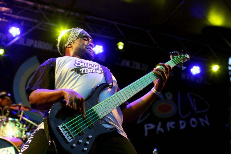 SUICIDAL TENDENCIES: morto il bassista Tim ‘Rawbiz’ Williams
