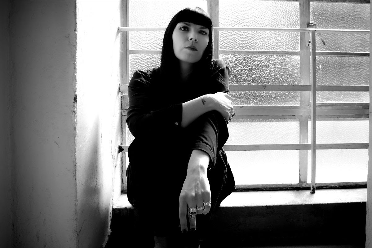 A.A. WILLIAMS: a luglio l’album di debutto “Forever Blue”