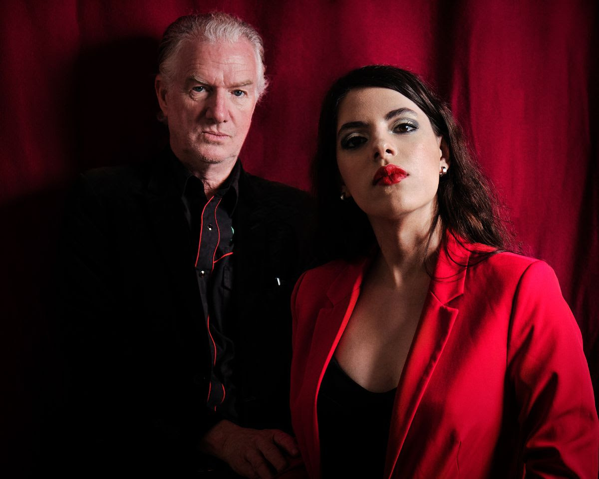 MICK HARVEY & AMANDA ACEVEDO: a settembre l’album “Phantasmagoria In Blue”