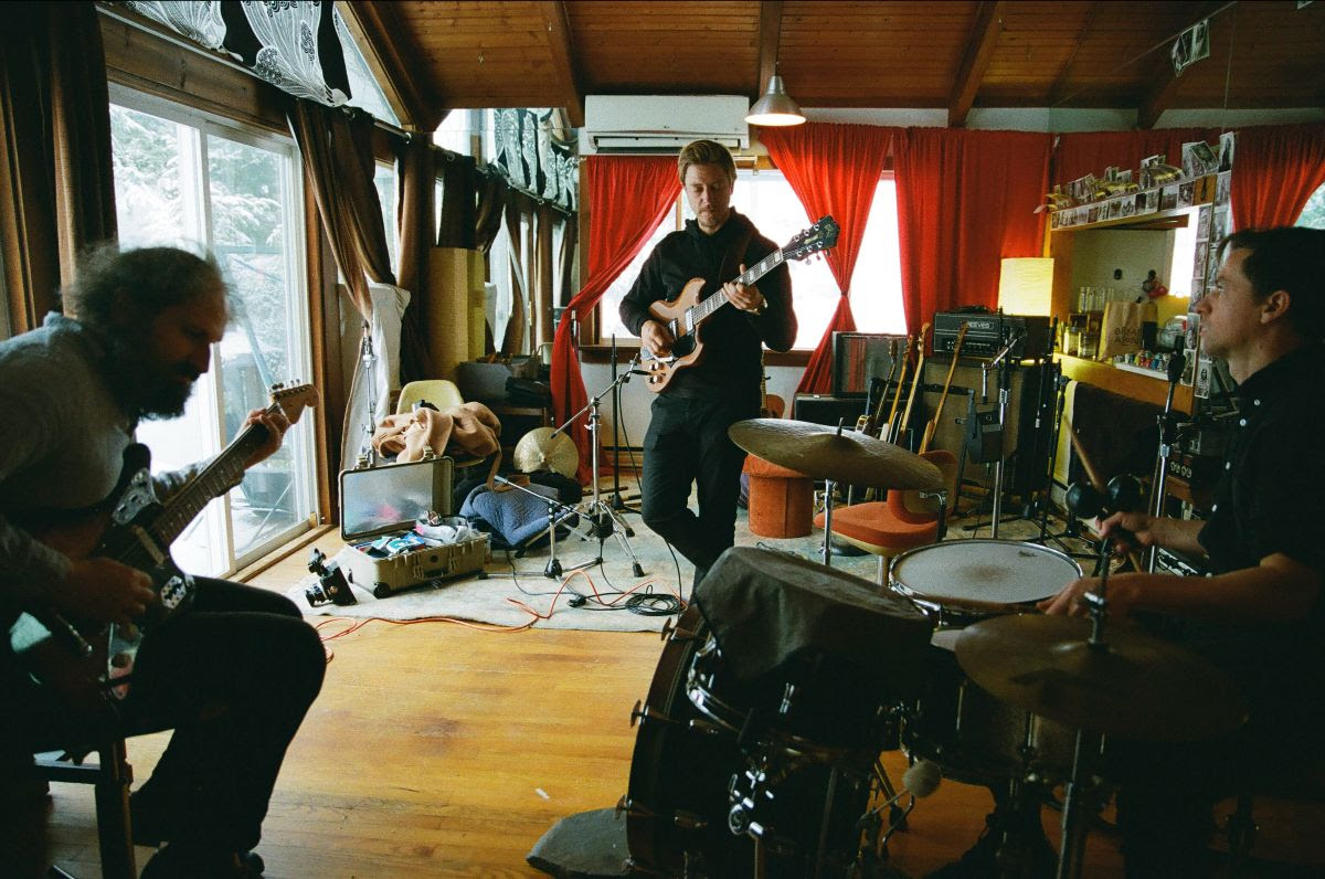 MUZZ (Interpol): il nuovo brano “Broken Tambourine”