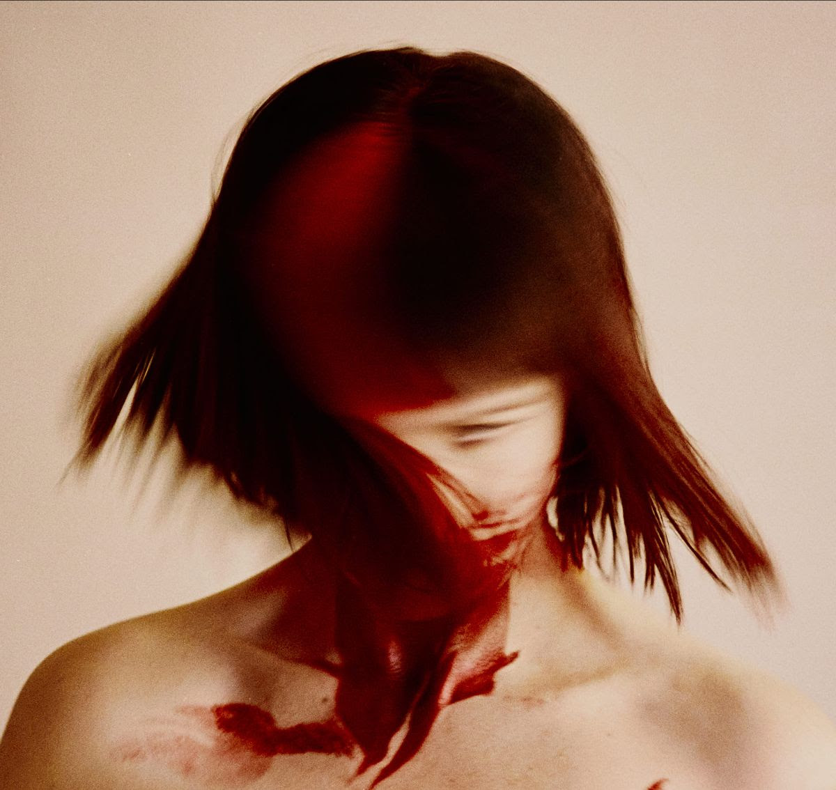 JULIE CHRISTMAS: a giugno il nuovo album “Ridiculous and Full of Blood”