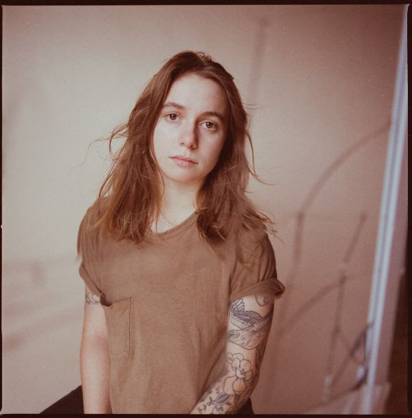 JULIEN BAKER: il nuovo singolo “Hardline”
