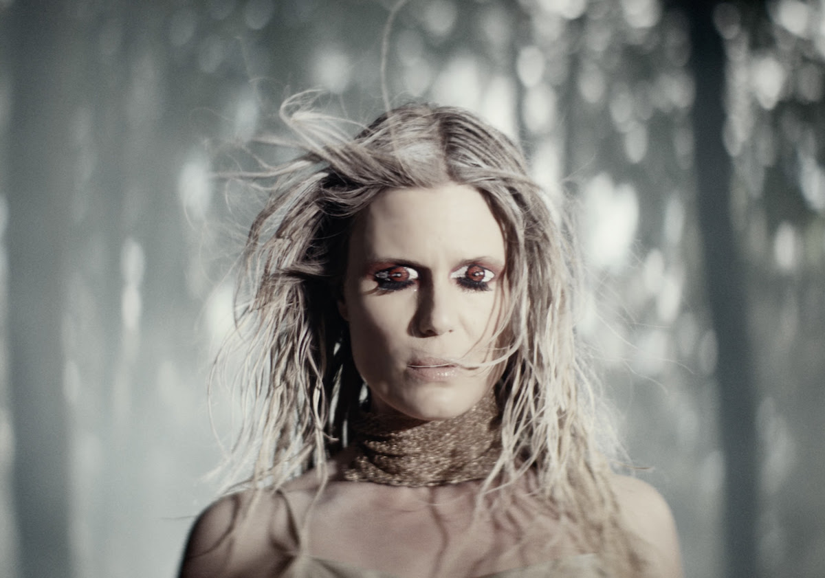 MYRKUR: il video del nuovo brano “Mothlike”