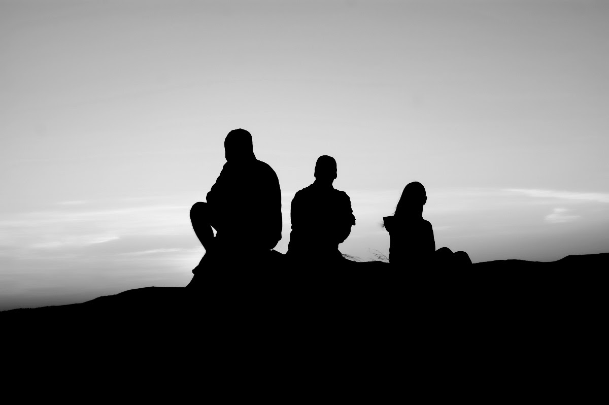 AN AUTUMN FOR CRIPPLED CHILDREN: il nuovo singolo “This Feels Like Dying”