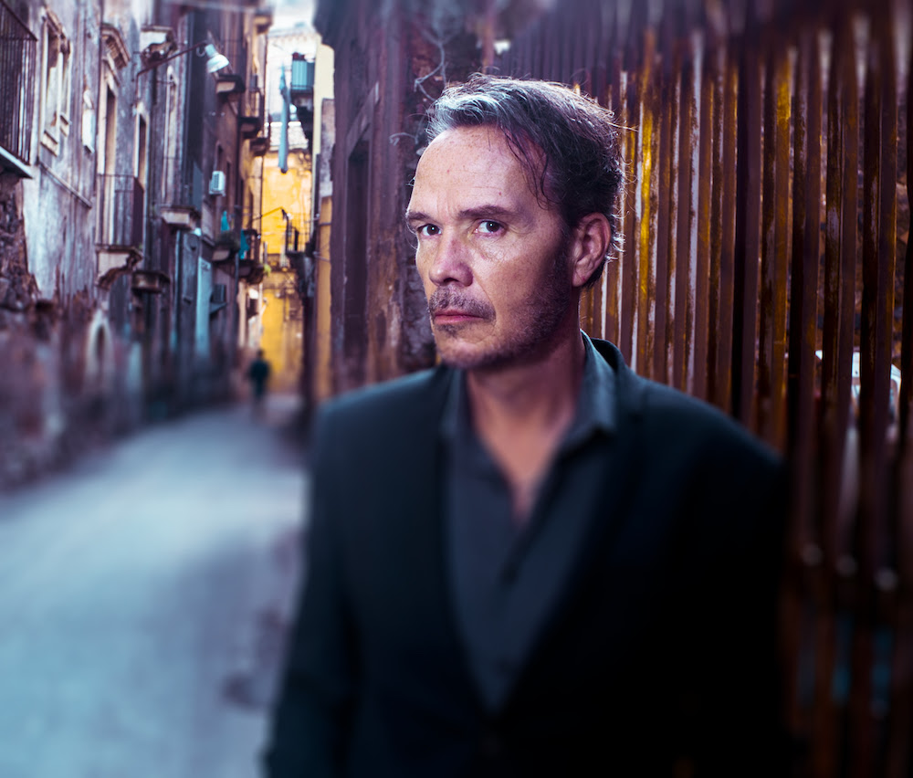 HUGO RACE FATALISTS: ad aprile il nuovo album “Taken By The Dream”