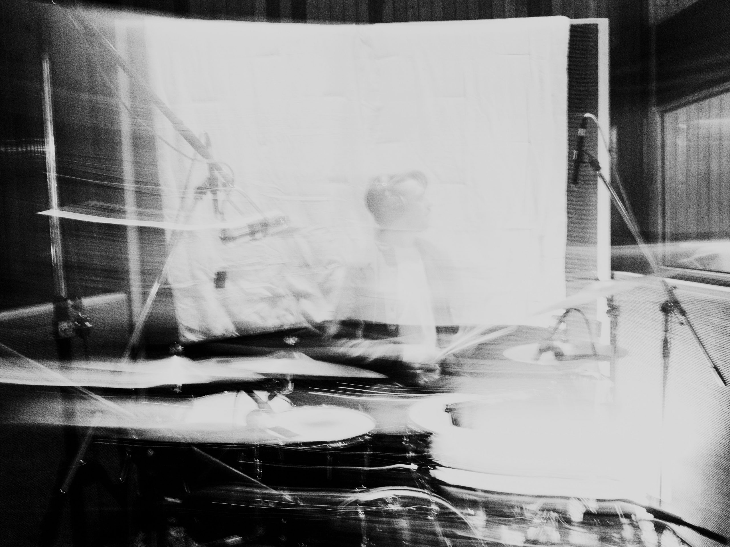 TOM SKINNER (The Smile): a novembre il nuovo album “Voices Of Bishara”