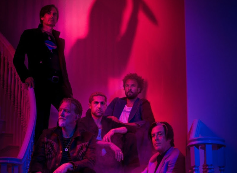 QUEENS OF THE STONE AGE: a giugno il nuovo album “In Times New Roman…”