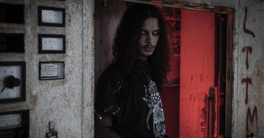 Première: YUNG BELIAL – Black Latex