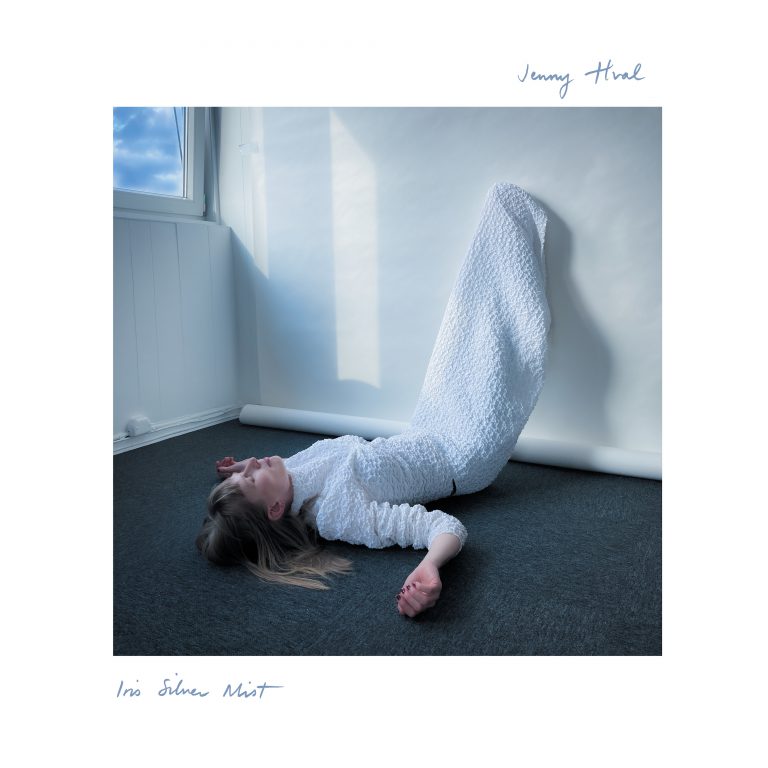 Jenny Hval – Iris Silver Mist